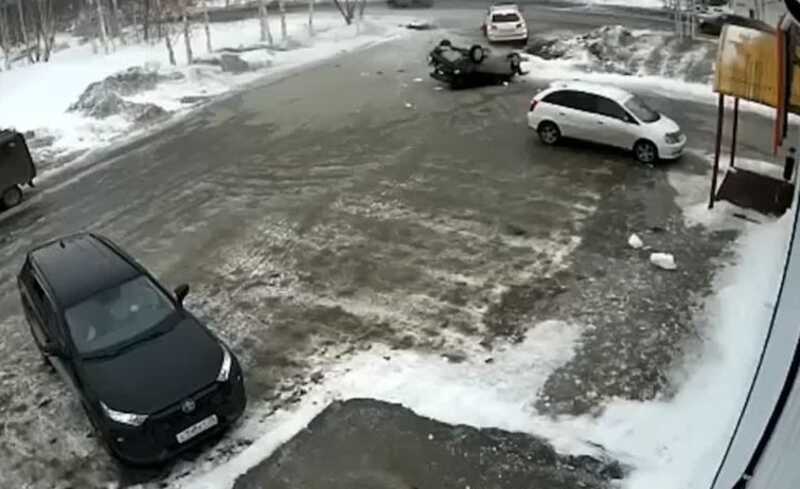 Кадры жуткой аварии из Томской области
