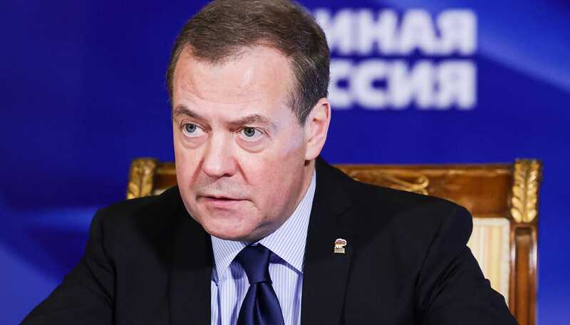Медведев прокомментировал мировую политику афоризмом