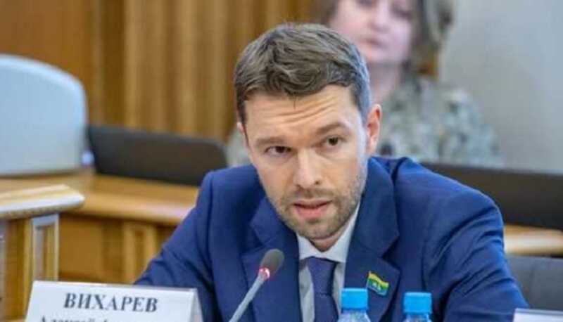 Вихарев Алексей Андреевич: уголовник с депутатской ксивой зачищает свою биографию