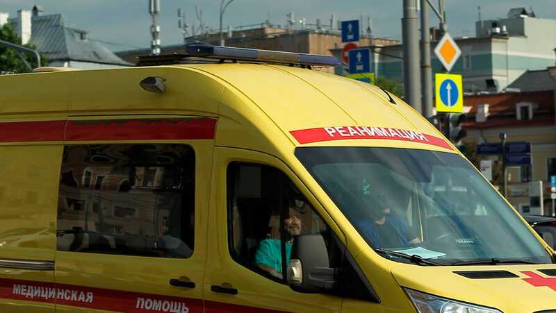Пьяный россиянин ремонтировал грузовик и насмерть задавил восьмилетнюю дочь