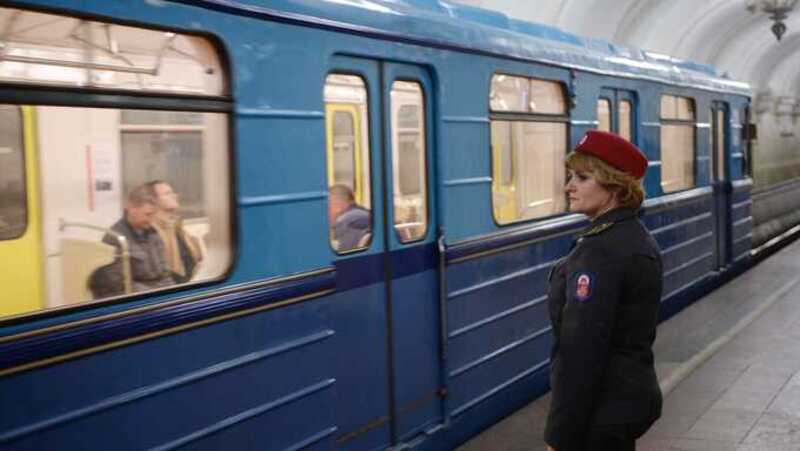 В Москве станцию метро проверили на угрозу взрыва из-за жидкой конфеты