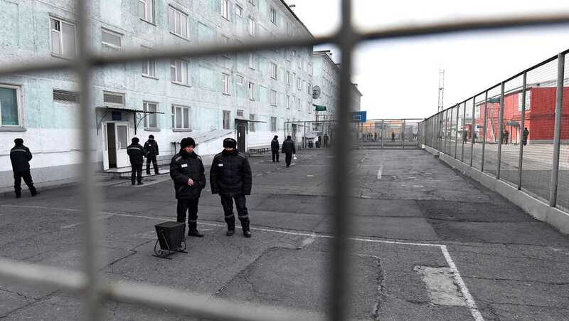 Российским заключенным запретили по одному слушать радиоприемники