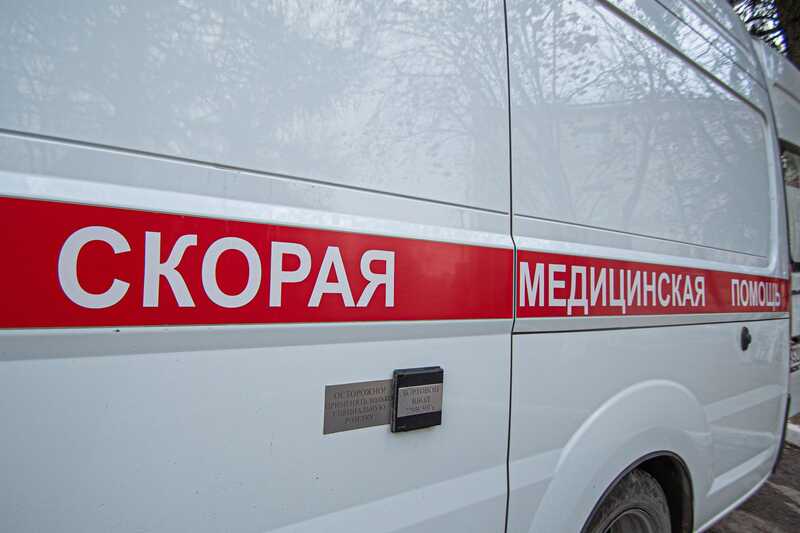 При столкновении автобуса и автомобиля под Новосибирском пострадали 11 человек