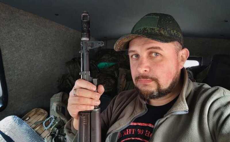 Стало известно имя девушки, вручившей статуэтку военкору Татарскому