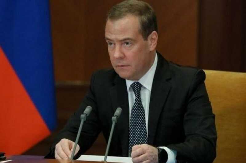 Медведев обратился к россиянам после убийства военкора Владлена Татарского
