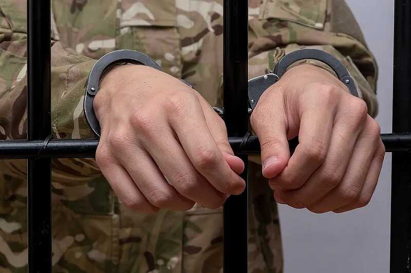 Двоих молодых россиян осудили за нападение на мать и дочь