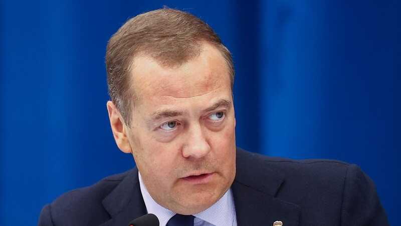 Медведев заявил о неспособности американцев показать Украину на карте