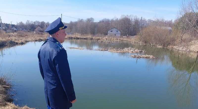 Тело пропавшего два дня назад мальчика обнаружили в пруду под Калугой