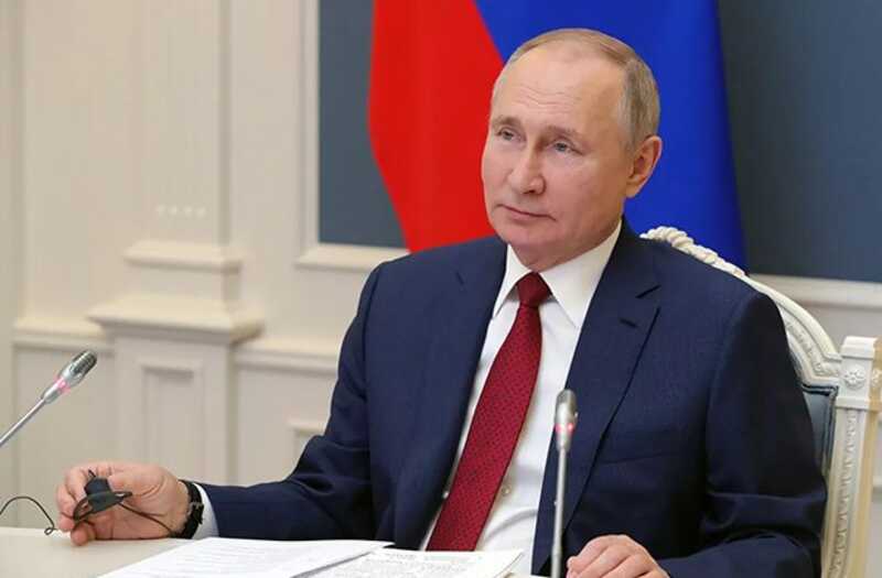 Путин встретился с министром обороны Китая