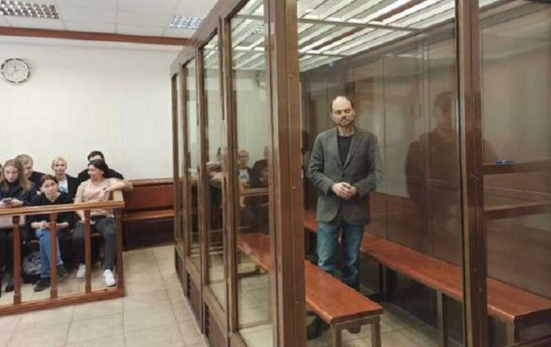 Владимира Кара-Мурзу приговорили к 25 годам колонии