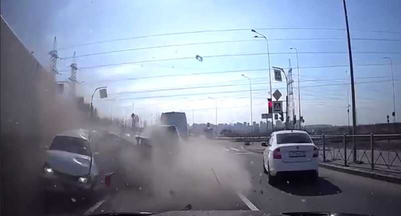 «Ох нам повезло б**!»: авария в Санкт-Петербурге