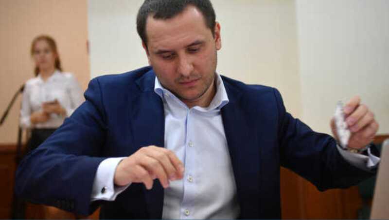 Скандально известный адвокат-решальщик Геннадий Удунян, прославившийся неудачной защитой мошенника Альберта Худояна, вновь в центре событий