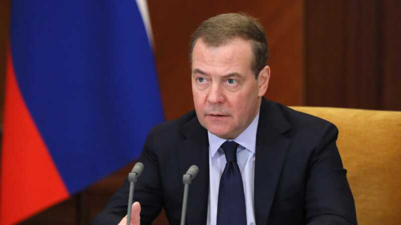 Медведев намекнул на возможную поставку новейшего российского оружия КНДР