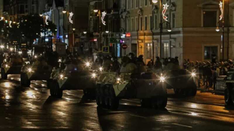 Военная техника въехала в Москву