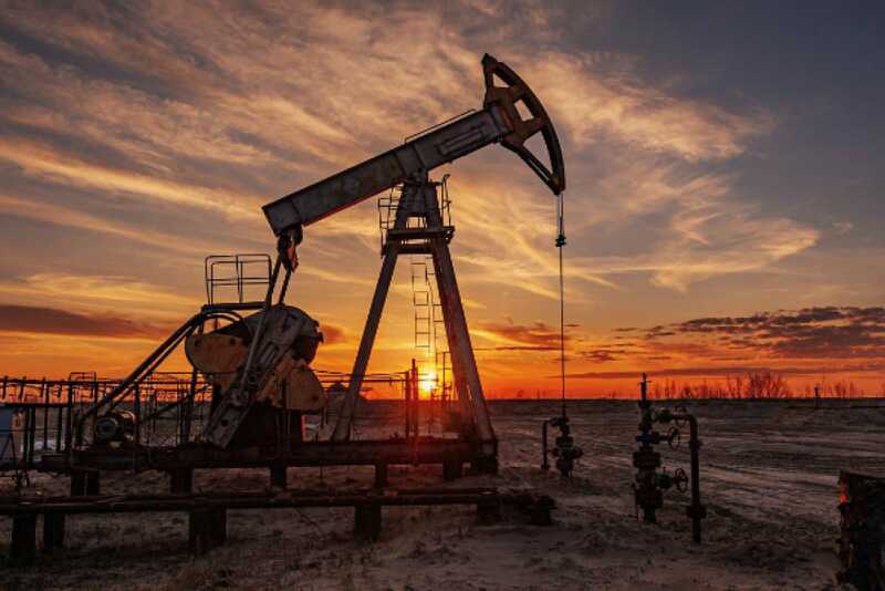 В МИД объяснили решение ОПЕК о сокращении добычи нефти