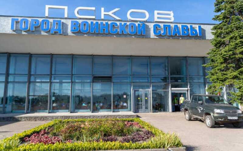 На стоянке для самолётов в аэропорту Пскова обнаружен беспилотник с камерой