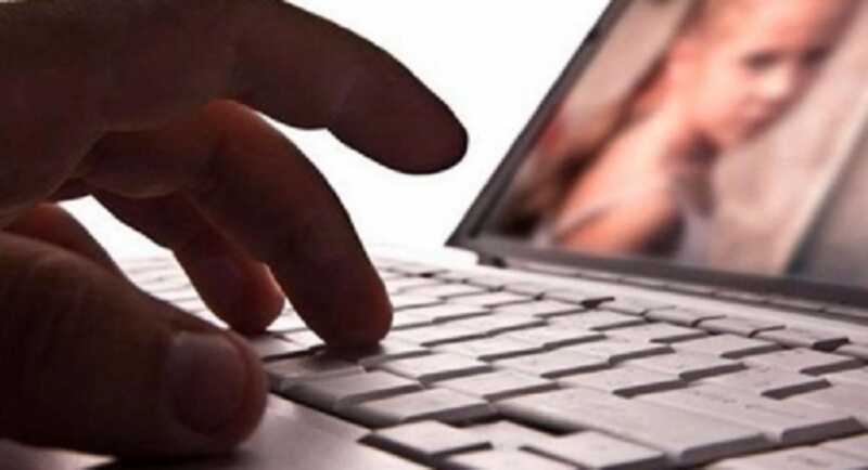 Бывшего полицейского осудили на пять лет за интимные переписки со школьницами