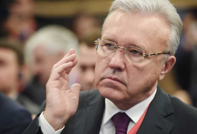 Усс остался без кресла, но с 2 миллионами