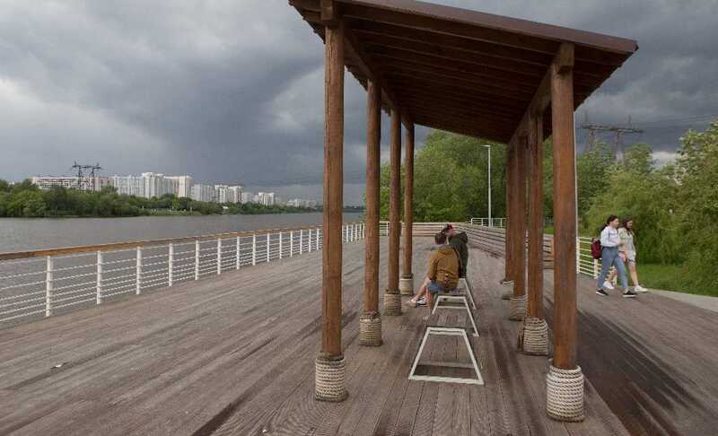 В Москве шахматисты-пенсионеры сделали "шах и мат" айтишнику, занявшему их любимую беседку
