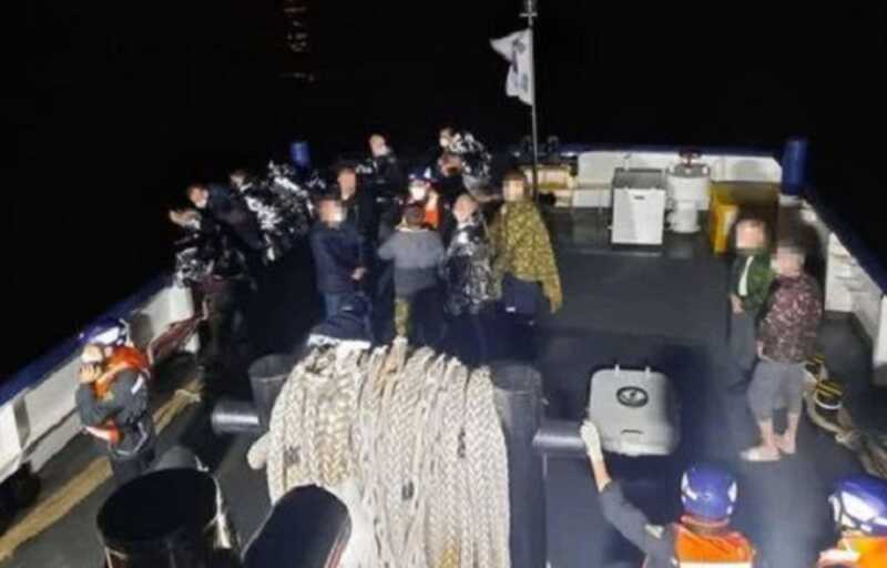 Российское рыболовецкое судно загорелось у берегов южнокорейского города Ульсан
