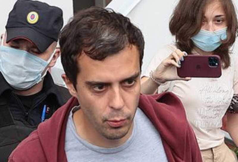 Журналист Bellingcat организовал побег из России издателя The Insider