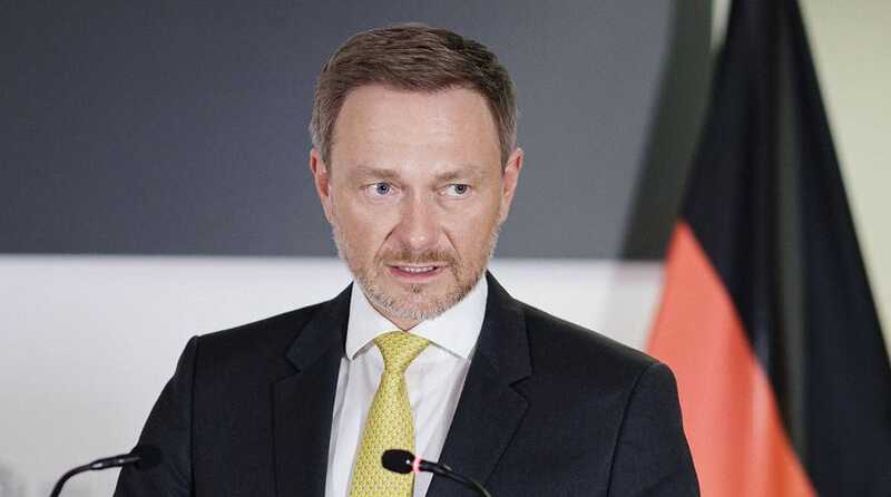 Министра финансов Германии ударили ниже пояса на съезде его партии