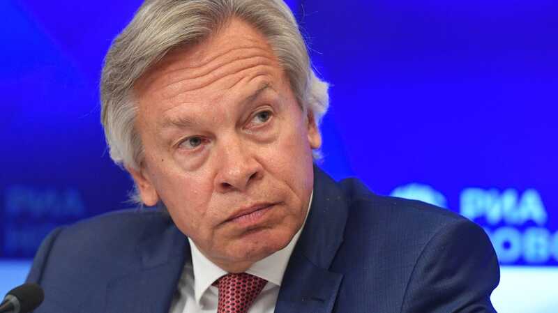 Пушков оценил продефилировавших в туфлях канадских политиков