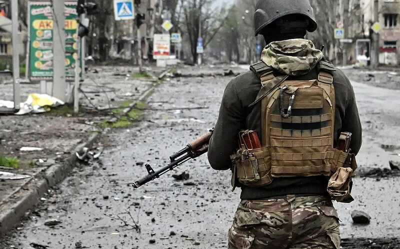Сын Пескова объяснил разговор с соратниками Навального нервами из-за службы