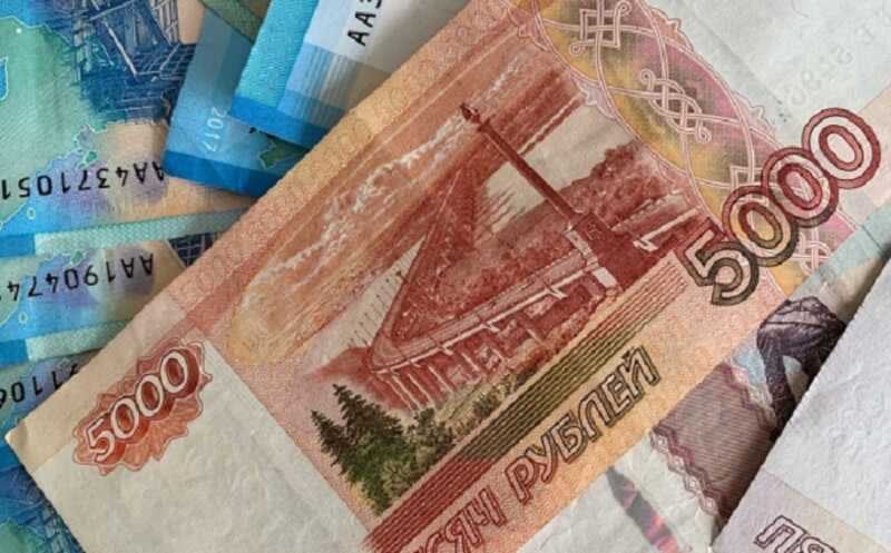 Двое мужчин похитили из банкоматов в подмосковном магазине 4,2 миллиона рублей