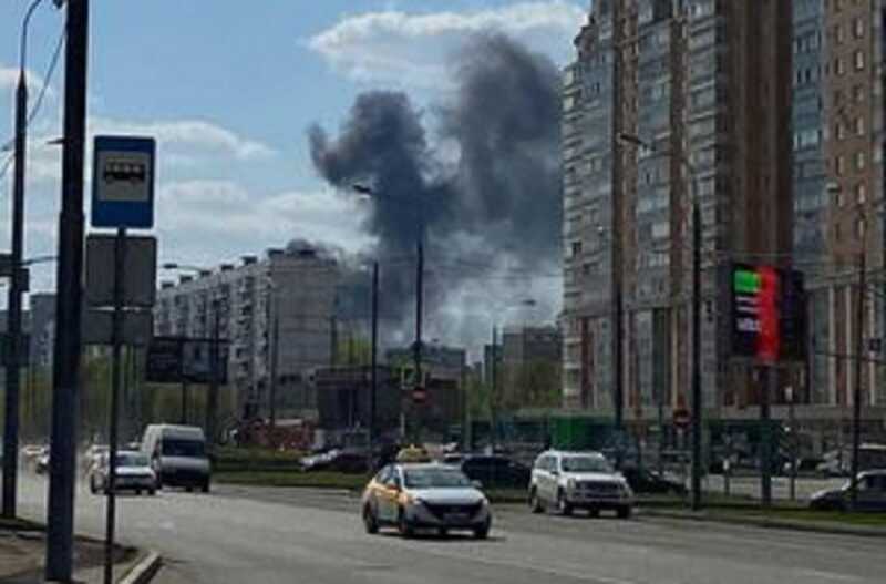 На западе Москвы пожар на стройке