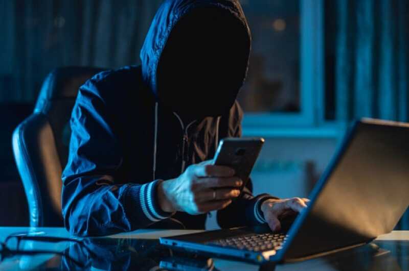 Телефонные мошенники развели на 8,5 млн рублей сразу двух преподавателей крупных столичных вузов