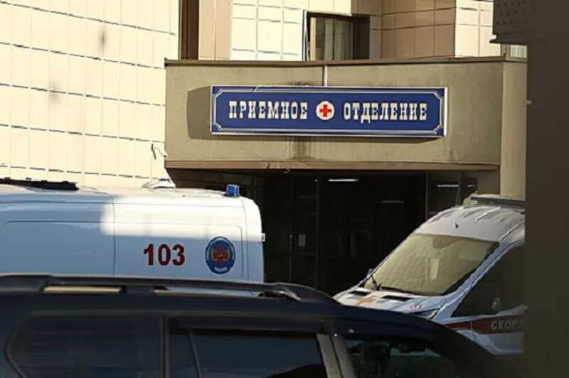 Житель Подмосковья попытался покончить с собой в машине возле поликлиники