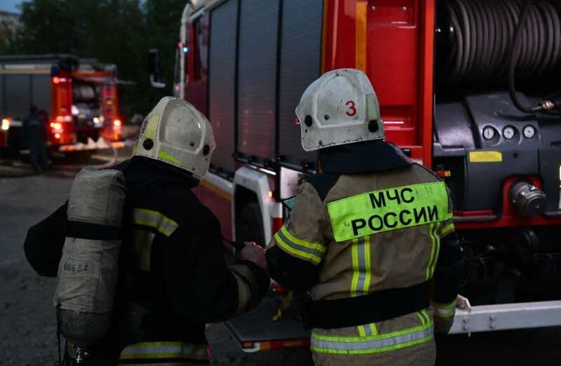 Сильный пожар на Ереванской улице в Москве
