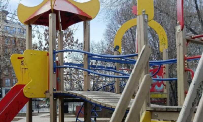 Мать пострадавшей на детской площадке девочки рассказала о предстоящей операции