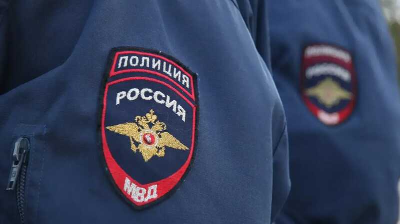 В Москве полицейские остановили редкий «Урал» с коляской и макетами двух пулеметов
