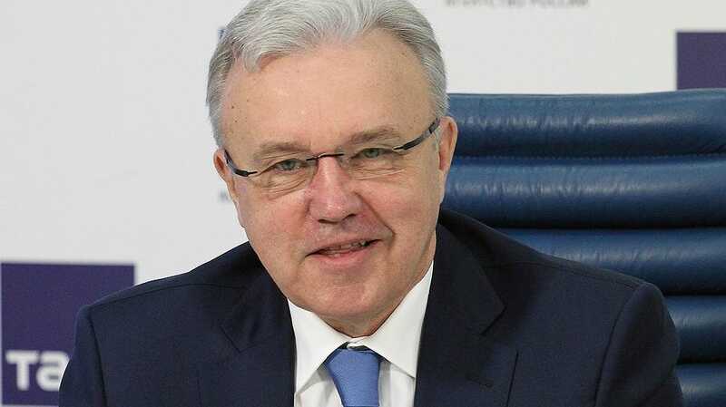 Отставной губернатор Усс и Ко в финансовом шоколаде