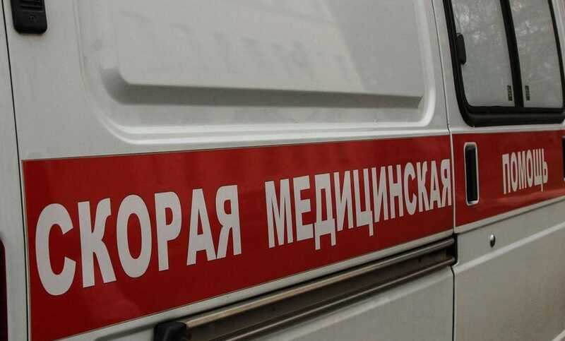 В Подмосковье парень чуть не лишился рук, пытаясь поймать падающее стекло