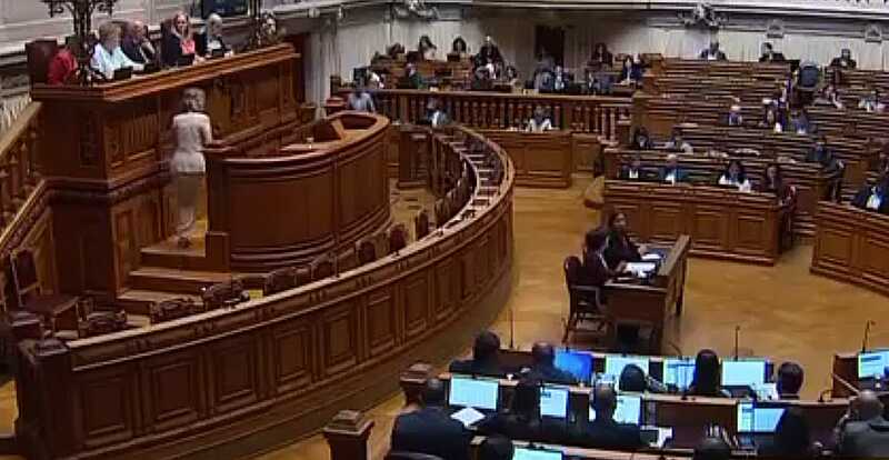 Парламент Португалии одобрил закон об эвтаназии
