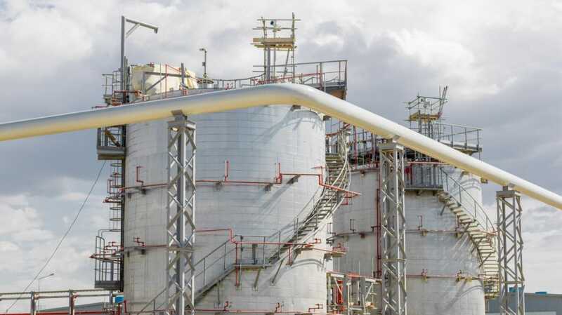 Беспилотники атаковали нефтебазу Брянскнефтепродукта в Брянской области