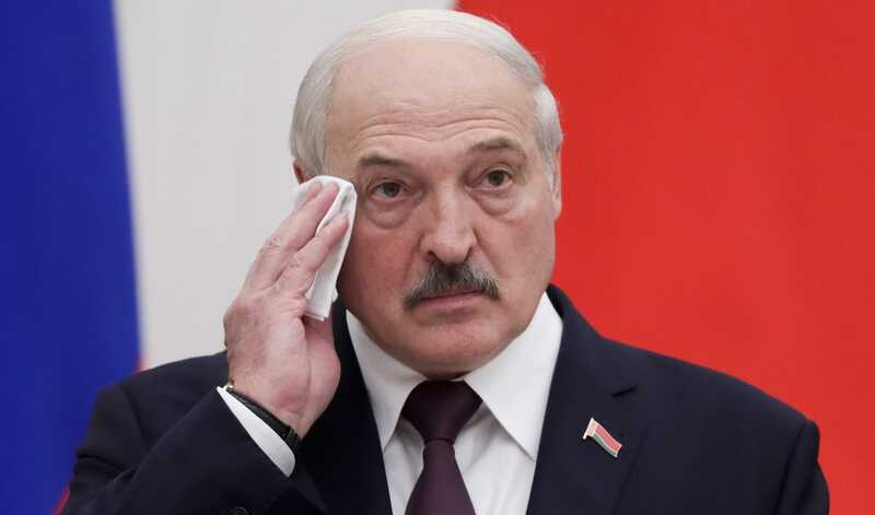На самолете сопровождавшем Путина в Казахстан привезли московских докторов для Лукашенко