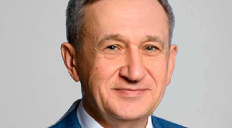 Генерал Степанов проследует за генералом Лобузько, с вещами?