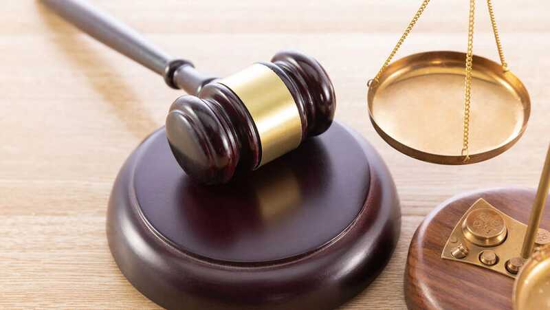 18-летнего сутенера осудили за склонение двух школьниц к проституции