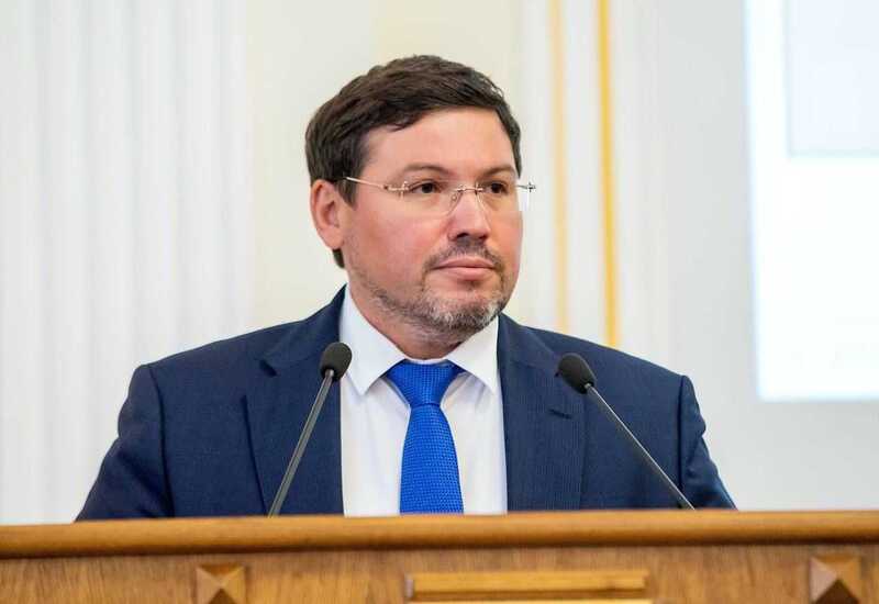 Денисенко облюбовали страну НАТО. Зарубежные и банные проделки семьи челябинского депутата