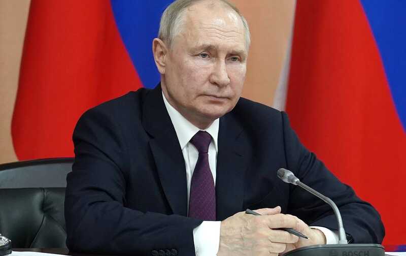 Путин на встрече в Пятигорске оценил длину бороды Кадырова