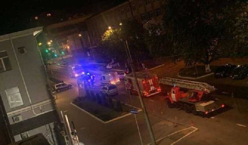 Местные жители сообщили о взрыве в здании ФСБ в центре Белгорода