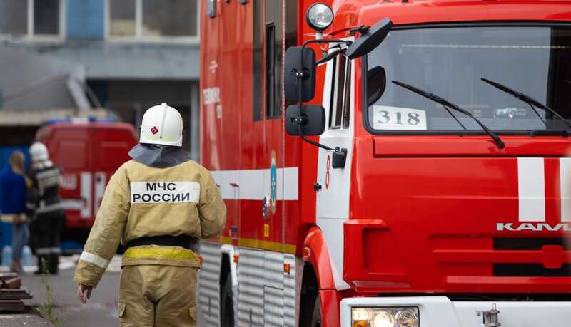 Сильный пожар произошёл в жилом доме в центре Москвы