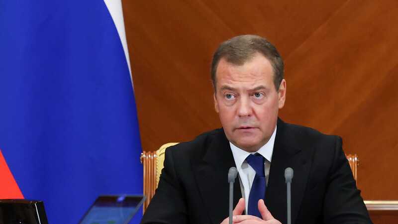 Медведев рассказал о сошедшей с ума Европе