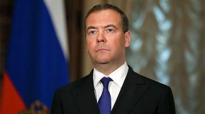 Медведев сообщил о выходе российского ОПК на большие объемы производства оружия