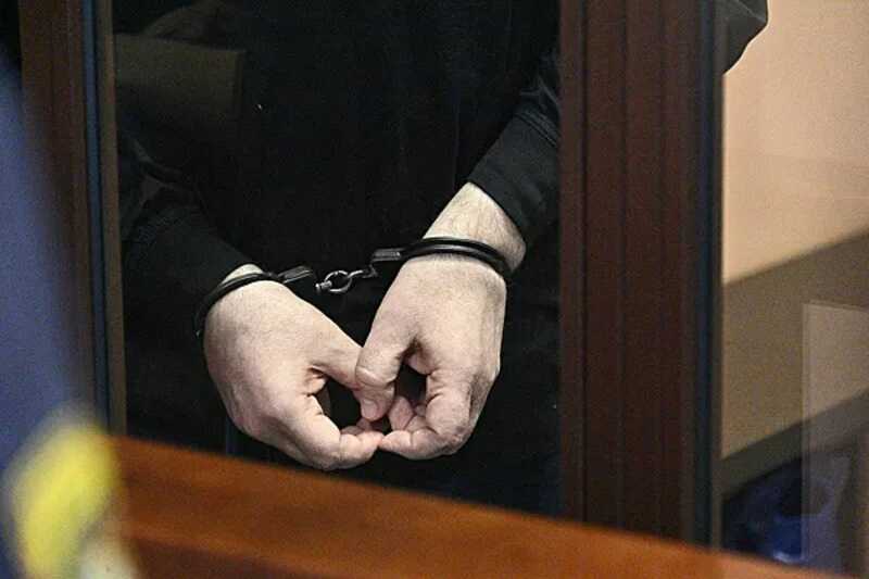 Экс-полицейских арестовали по делу о незаконной регистрации 20 тысяч мигрантов