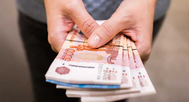 Мошенники требовали 3 млн рублей у матери участника СВО, угрожая его убийством